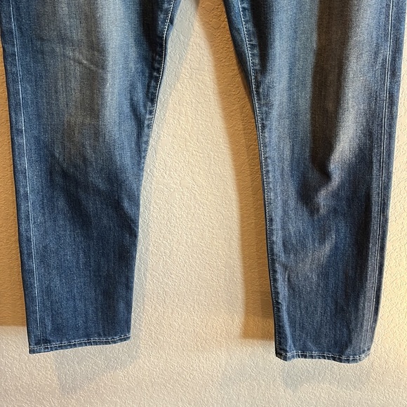 True Religion. 28. Audrey. Like new. - Picture 3 of 8